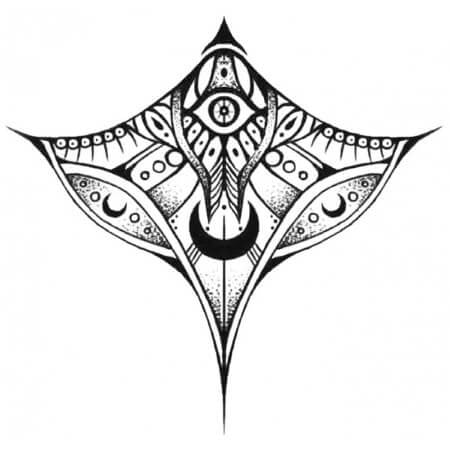 Tatouage sternum Underboob Tribal Tattoo 15cm