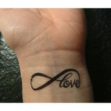 Tatouage infinite love au poignet